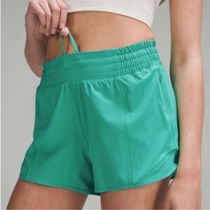 Lululemon NWOT Hotty Hot High-Rise Lined Short 4" Kelly Green